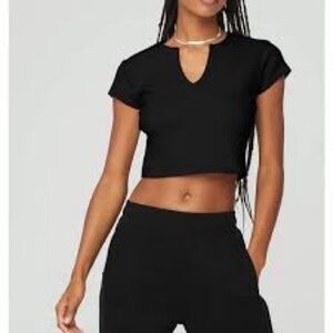 Alo Savvy Short Sleeve Rib Crop Top
